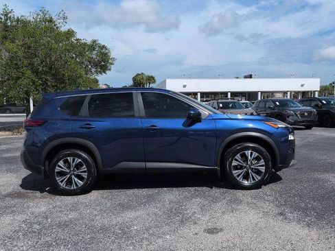 Certified 2022 Nissan Rogue SV FWD image 3
