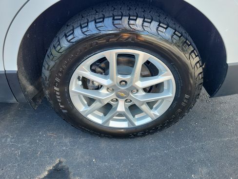 Used 2023 Chevrolet Equinox LS w/ LS Convenience Package FWD image 9
