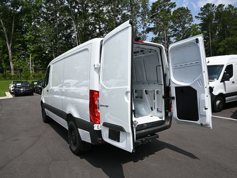 Used 2025 Mercedes-Benz Sprinter 2500 image 26