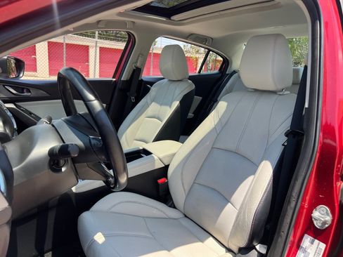 Used 2018 MAZDA MAZDA3 Grand Touring FWD image 30