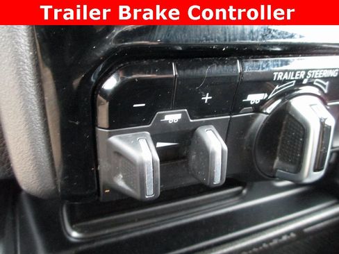 Used 2024 RAM 3500 Laramie w/ Night Edition image 18