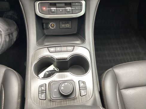 Used 2021 GMC Acadia SLT w/ Elevation Edition image 22