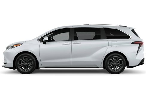 New 2026 Toyota Sienna Platinum image 4