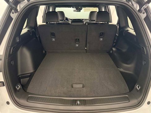 New 2025 Jeep Grand Cherokee Limited w/ Black Appearance Package image 25