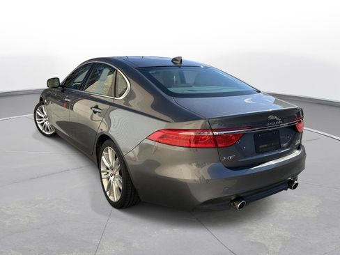 Used 2017 Jaguar XF Prestige image 6