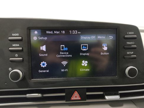 Used 2024 Hyundai Elantra SE image 25