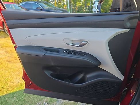 Certified 2025 Hyundai Tucson SE FWD image 35