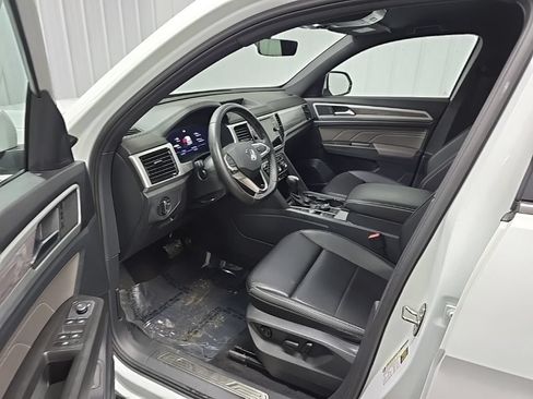 Used 2023 Volkswagen Atlas Cross Sport SE AWD/4WD image 29