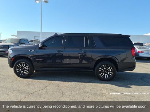 Used 2023 GMC Yukon XL AT4 w/ Technology Package AWD/4WD image 9