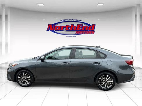 Used 2023 Kia Forte LXS FWD image 4
