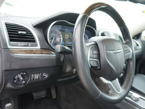 Used 2016 Chrysler 300 C RWD image 12