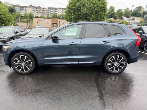 Used 2024 Volvo XC60 B5 Plus w/ Protection Package Premier AWD/4WD image 3