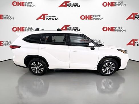 Used 2021 Toyota Highlander XLE image 8