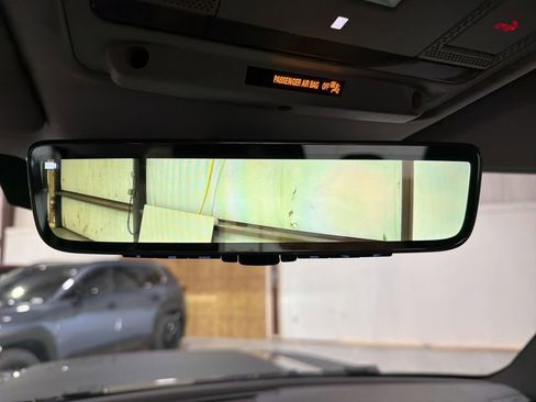 Used 2021 Land Rover Defender 90 First Edition image 23