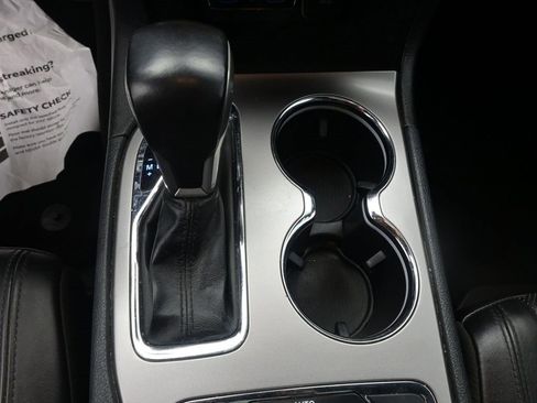 Used 2020 Jeep Grand Cherokee Limited w/ Luxury Group II image 6