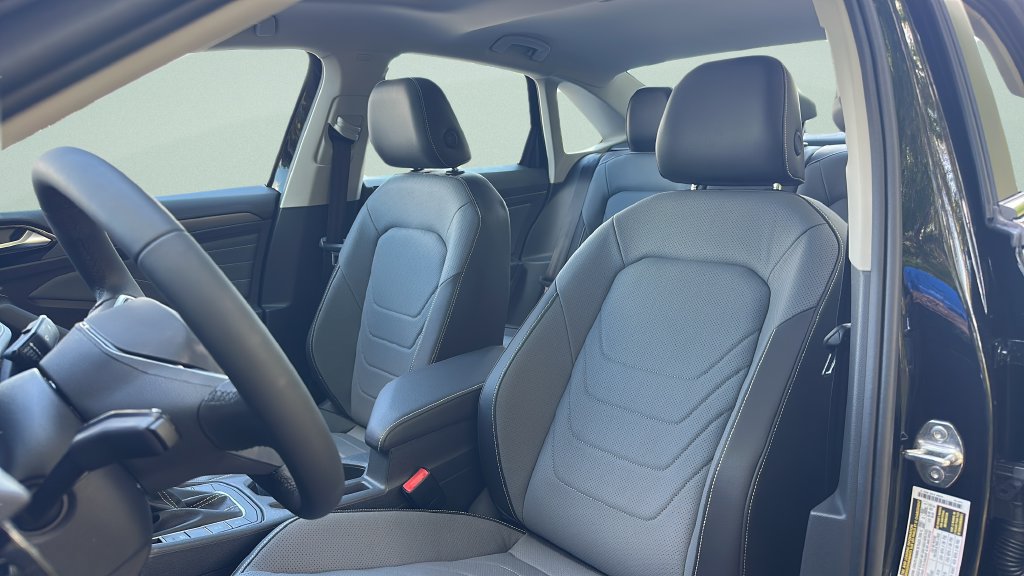 New 2026 Volkswagen Jetta SEL FWD image 30