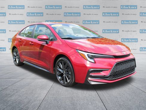 Used 2025 Toyota Corolla SE FWD image 3