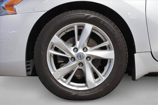 Used 2013 Nissan Altima 2.5 SL FWD image 9