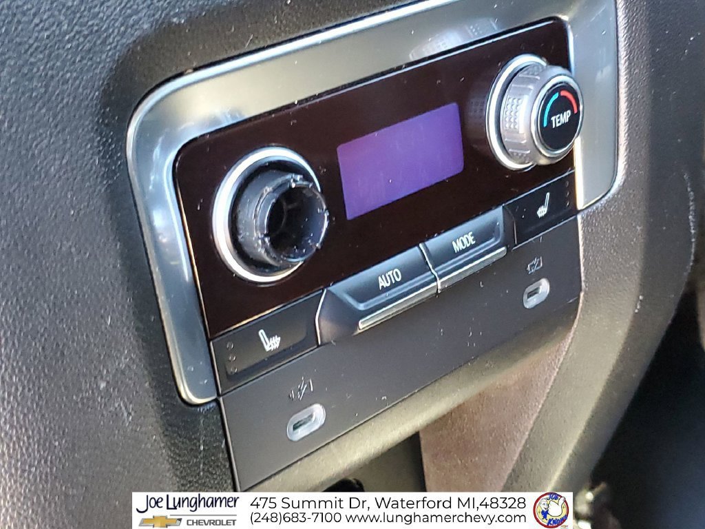 Used 2022 Chevrolet Suburban Premier AWD/4WD image 21