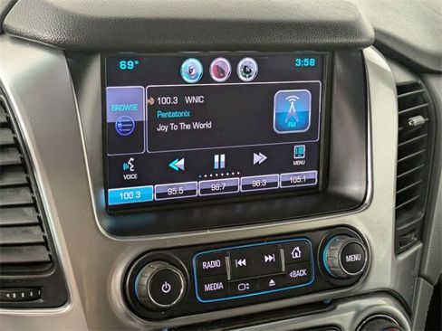 Used 2015 Chevrolet Suburban LT image 17