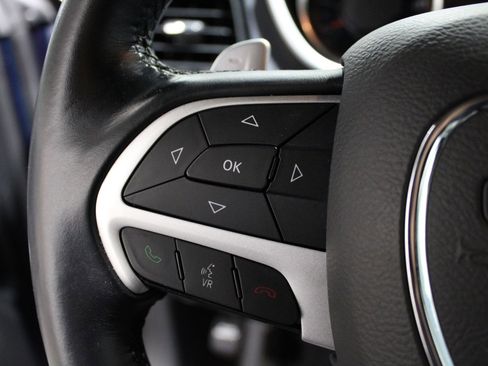 Used 2016 Dodge Challenger SXT Plus image 22