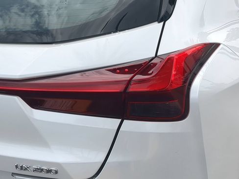 Used 2022 Lexus UX 200 w/ Accessory Package (Z2) FWD image 9