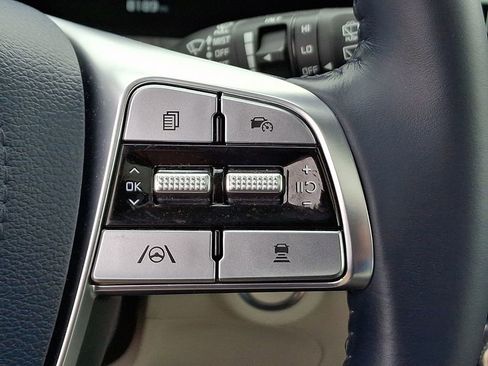 Used 2025 Kia Telluride SX w/ SX Captain's Chair Package image 22