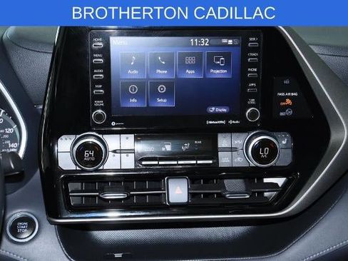 Used 2020 Toyota Highlander XLE AWD/4WD image 21