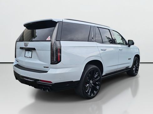 Used 2026 Cadillac Escalade V AWD/4WD image 7