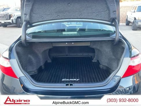 Used 2016 Toyota Camry SE image 18