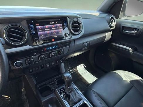 Used 2019 Toyota Tacoma TRD Sport image 26