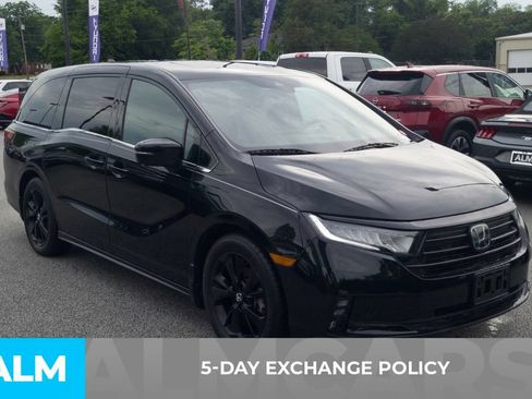 Used 2023 Honda Odyssey Sport image 3
