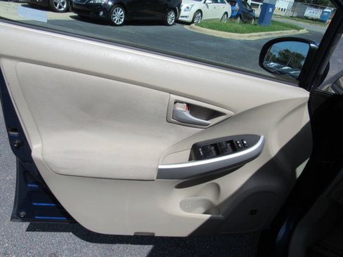 Used 2010 Toyota Prius Five FWD image 26