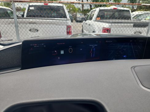 New 2026 Lincoln Navigator Reserve AWD/4WD image 39
