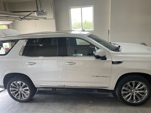 Used 2022 GMC Yukon Denali AWD/4WD image 2