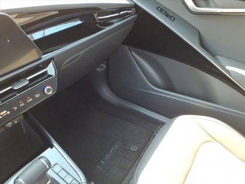 New 2025 Kia Niro EX Touring image 26