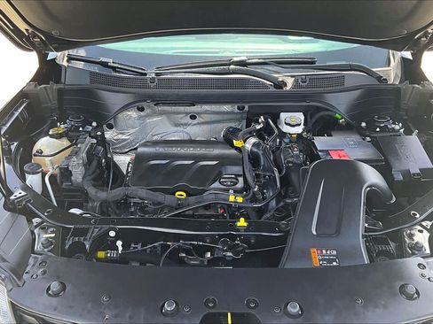 Used 2024 Chevrolet Trax LT w/ Driver Confidence Package FWD image 31