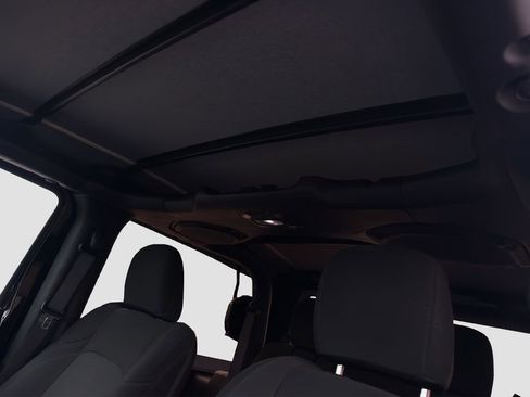 Used 2018 Jeep Wrangler Sport AWD/4WD image 24