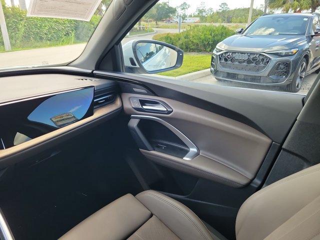 Certified 2025 Audi Q5 Premium Plus w/ Premium Plus AWD/4WD image 14