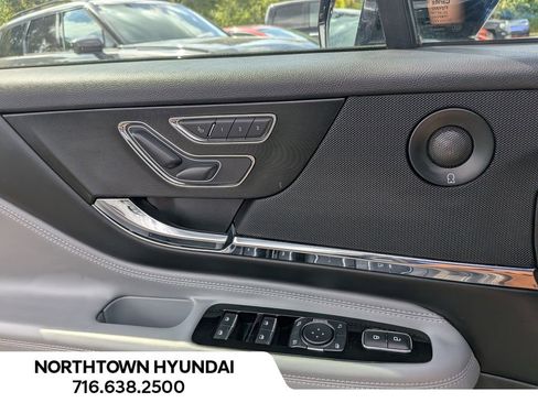 Used 2020 Lincoln Corsair Reserve w/ Equipment Group 201A image 32