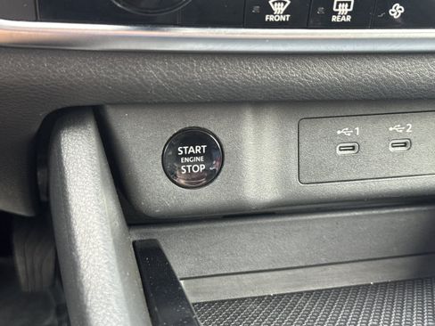 Used 2024 Nissan Rogue SV FWD image 19