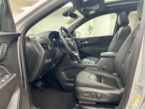 Used 2022 Chevrolet Equinox RS w/ RS Leather Package image 20