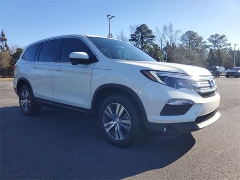 Certified 2017 Honda Pilot EX image 3