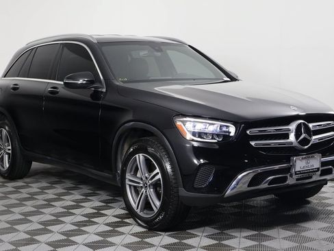 Used 2020 Mercedes-Benz GLC 300 4MATIC image 3