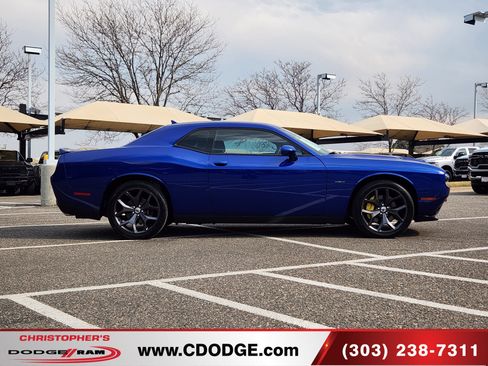 Used 2018 Dodge Challenger R/T Plus image 2