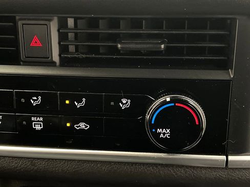 Used 2024 Nissan Rogue S image 45