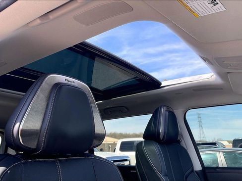 Used 2025 INFINITI QX80 Sensory image 30