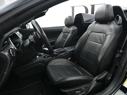 Used 2019 Ford Mustang GT Premium w/ GT Performance Package RWD image 32