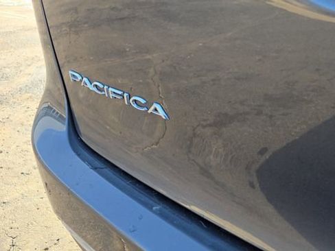 Certified 2021 Chrysler Pacifica Limited image 35