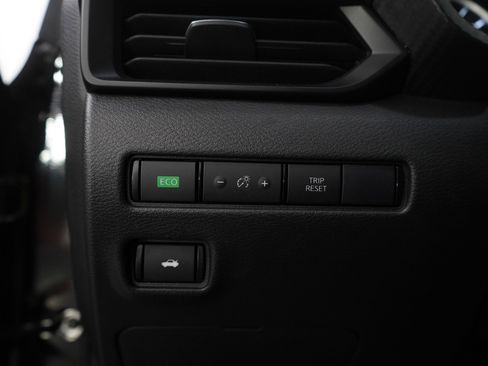 Used 2024 Nissan Sentra S image 22